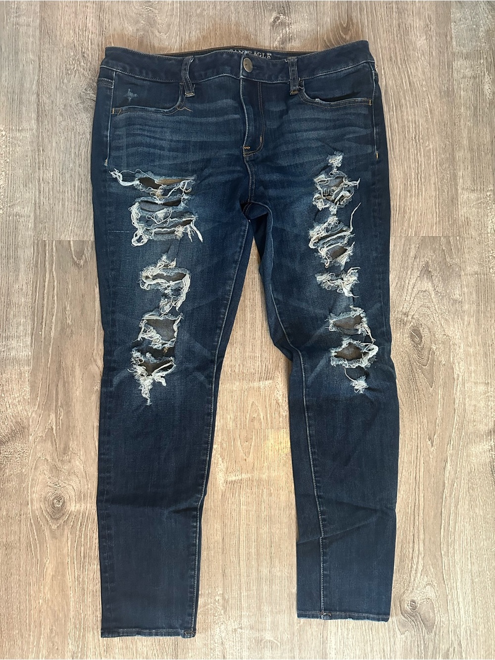 American Eagle Distressed Dark Wash Women’s Jeans - Navy Blue